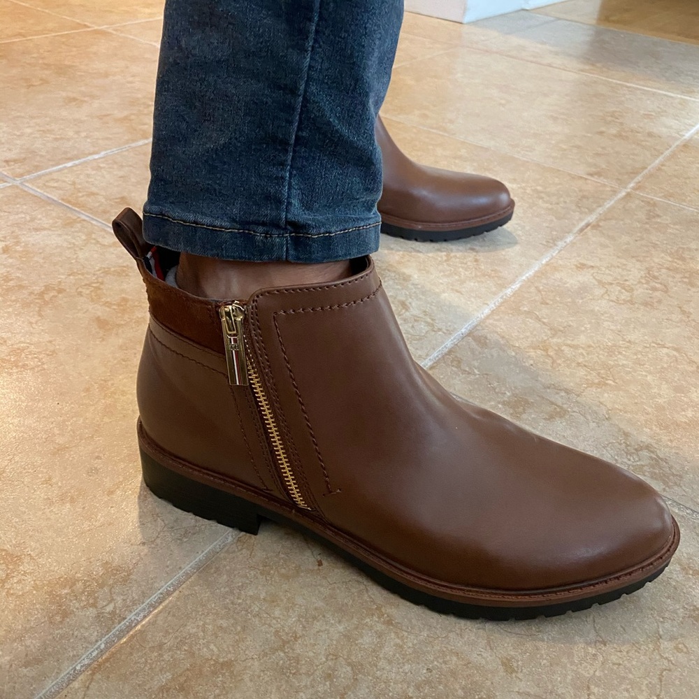 Tommy Hilfiger Fawn2 Zip ankle booties, 9&1/2